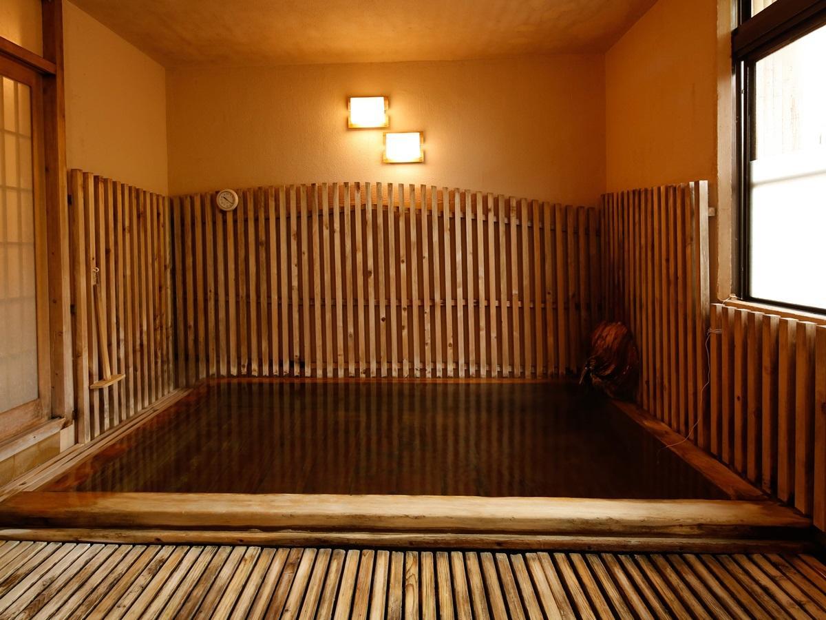 源泉掛け流しの宿albergo湯楽 Yugawara Exterior foto