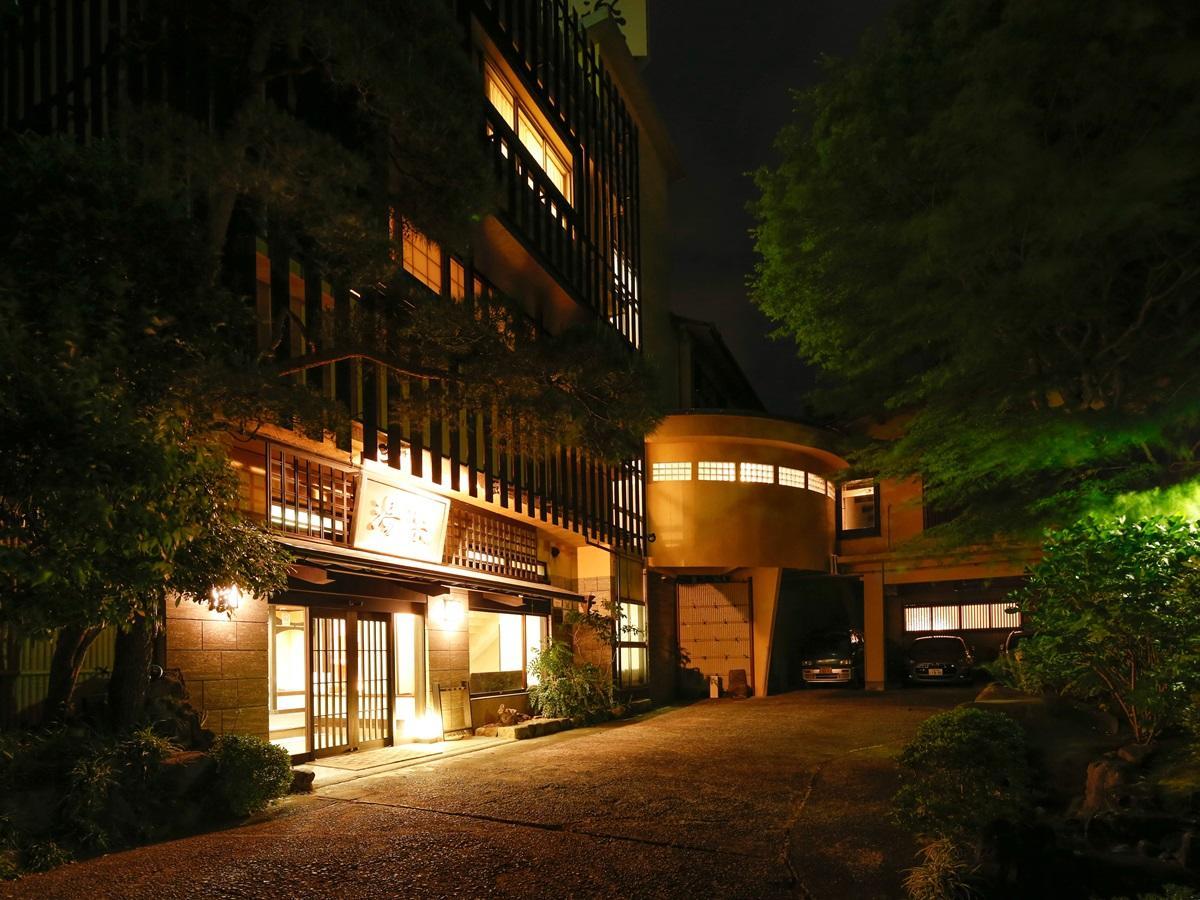 源泉掛け流しの宿albergo湯楽 Yugawara Exterior foto