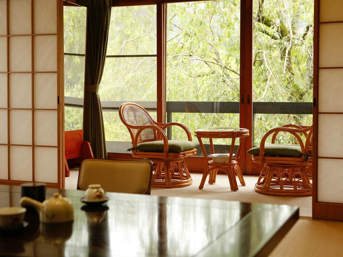 源泉掛け流しの宿albergo湯楽 Yugawara Exterior foto
