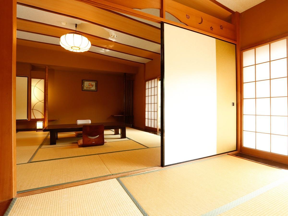 源泉掛け流しの宿albergo湯楽 Yugawara Exterior foto